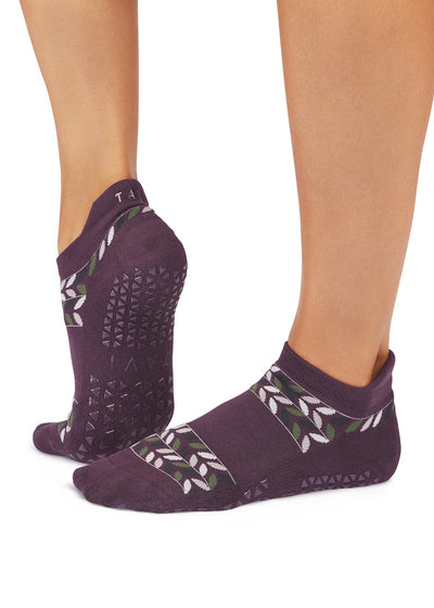 Savvy Grip Socks | Socks > Grip | Tavi – Tavi Active