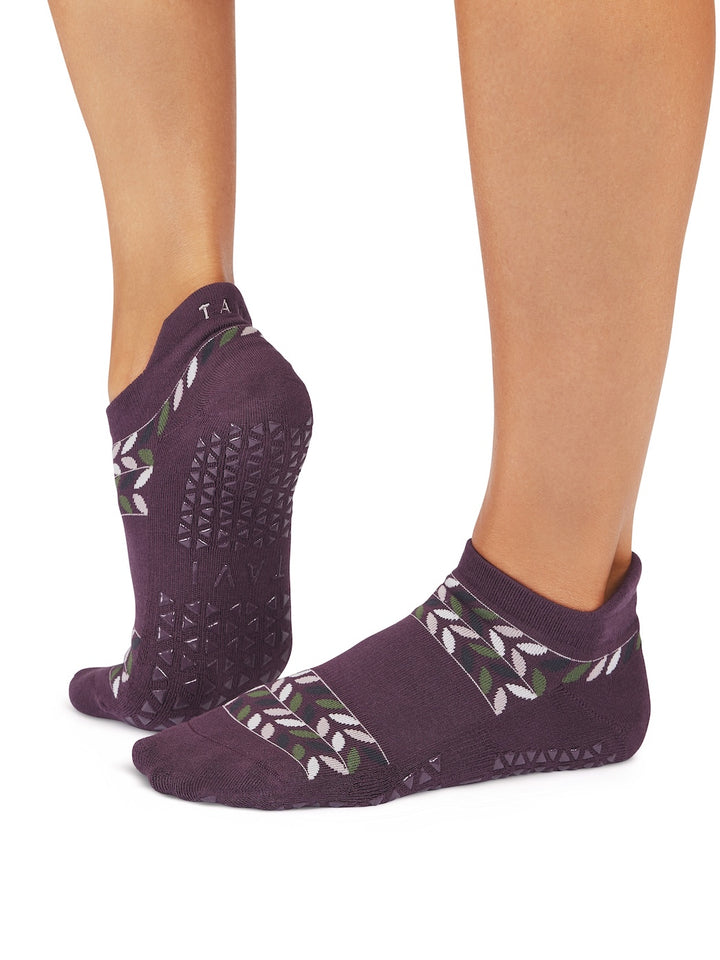 Savvy Grip Socks | Socks > Grip | Tavi – Tavi Active