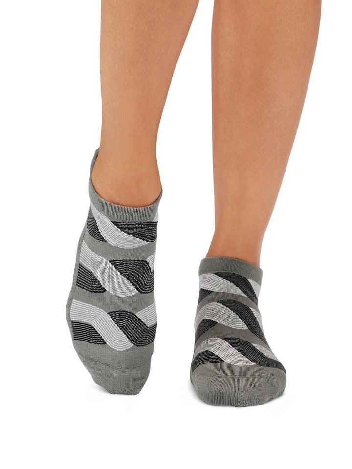 Savvy Grip Socks | Socks > Grip | Tavi – Tavi Active