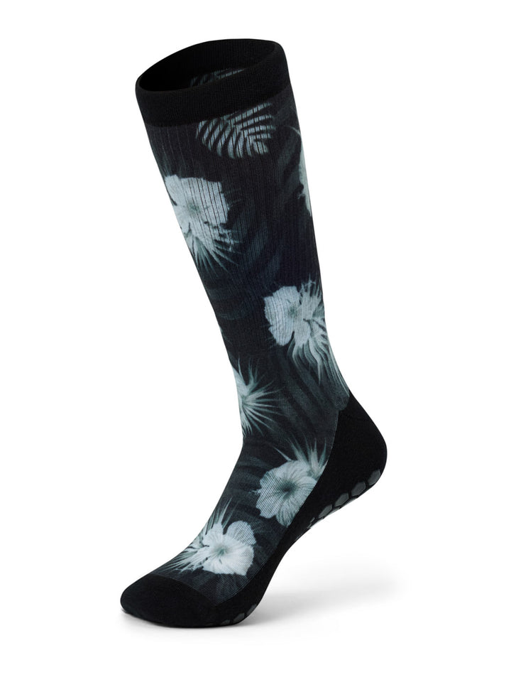 Base33 Crew Grip Socks | Socks > Grip | Base33 – Tavi Active