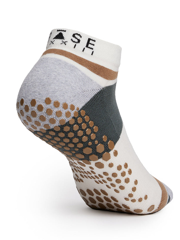 Base33 Low Rise Grip Socks | Socks > Grip | Base33 – ToeSox | Tavi | Vooray