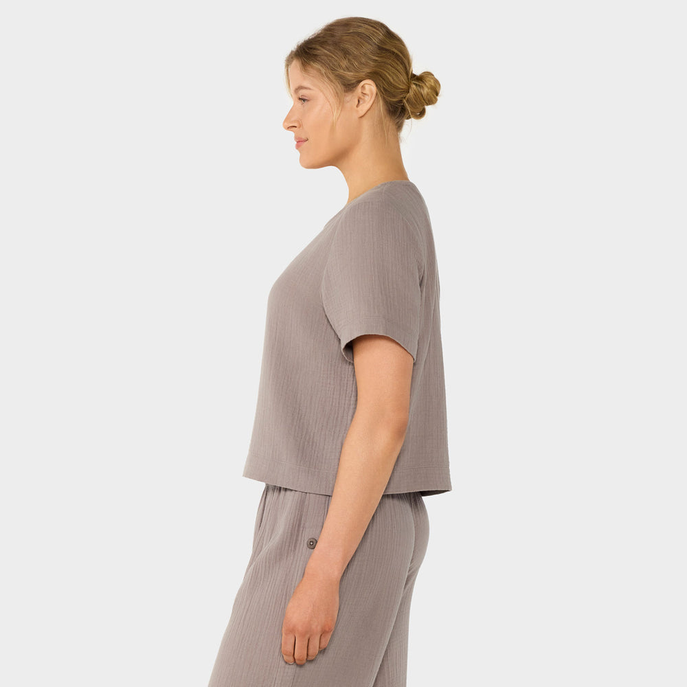 Unwind Gauze Tee | Tops > Short Sleeve | Tavi – Tavi Active