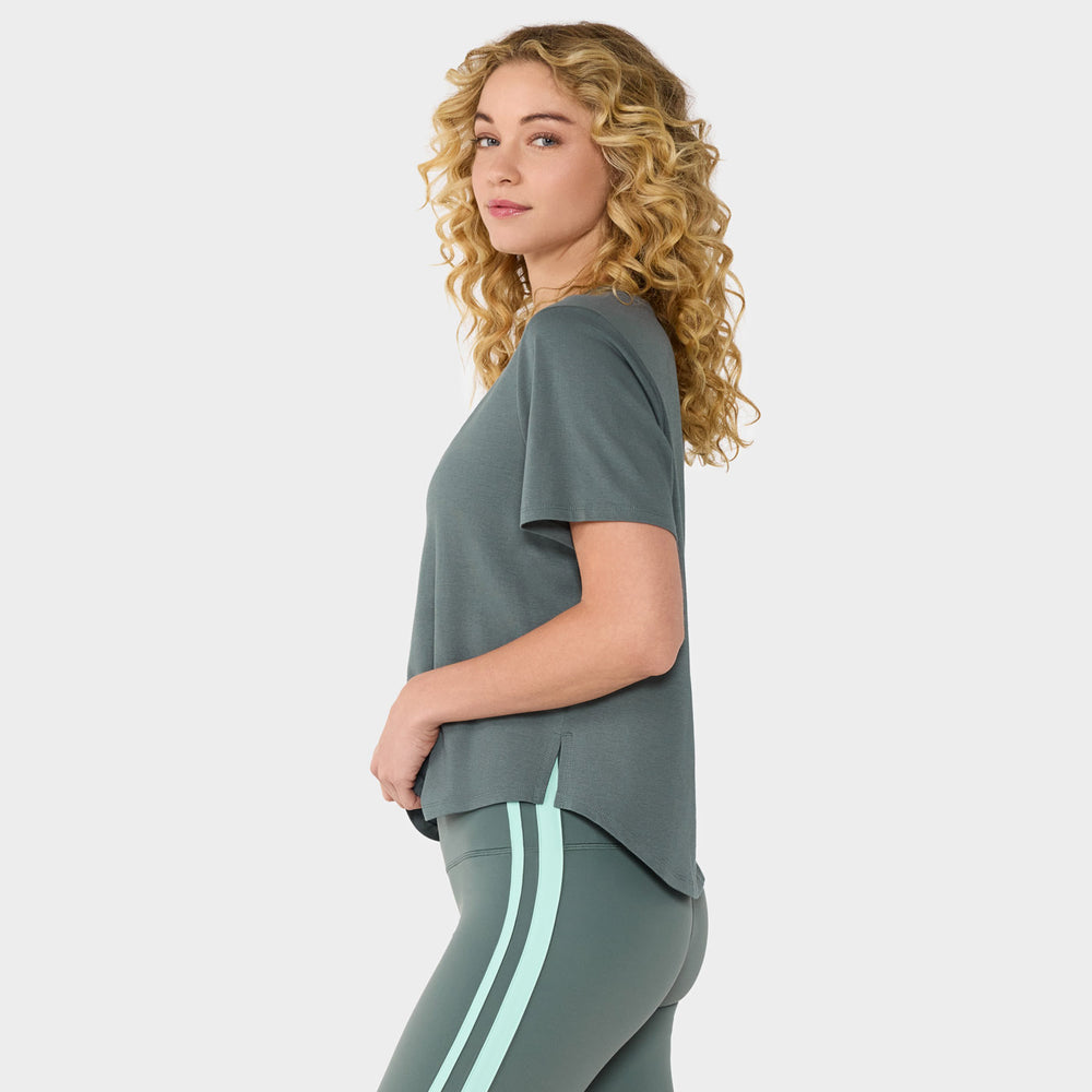 Scoop Neck Vent Tee | Tops > Short Sleeve | Tavi – Tavi Active