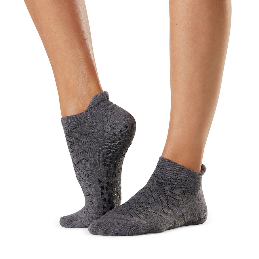 Savvy Grip Socks – ToeSox, Tavi, grip socks 