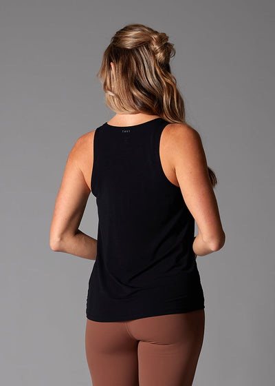 # Flatter Twist Tank | Tops > Tanks | Tavi – ToeSox | Tavi | Vooray