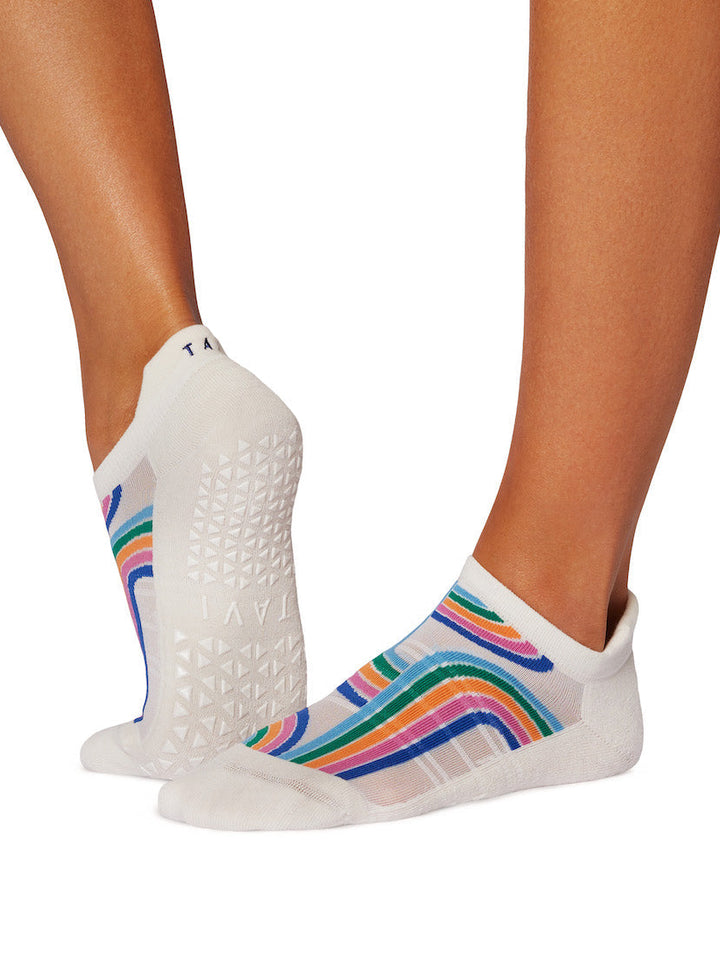 Savvy Grip Socks | Socks > Grip | Tavi – ToeSox | Tavi | Vooray