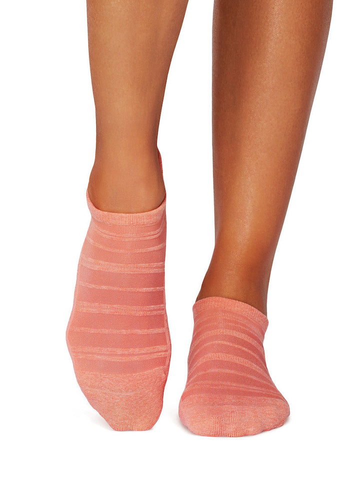 Savvy Breeze Grip Socks | Socks > Grip | Tavi – ToeSox | Tavi | Vooray