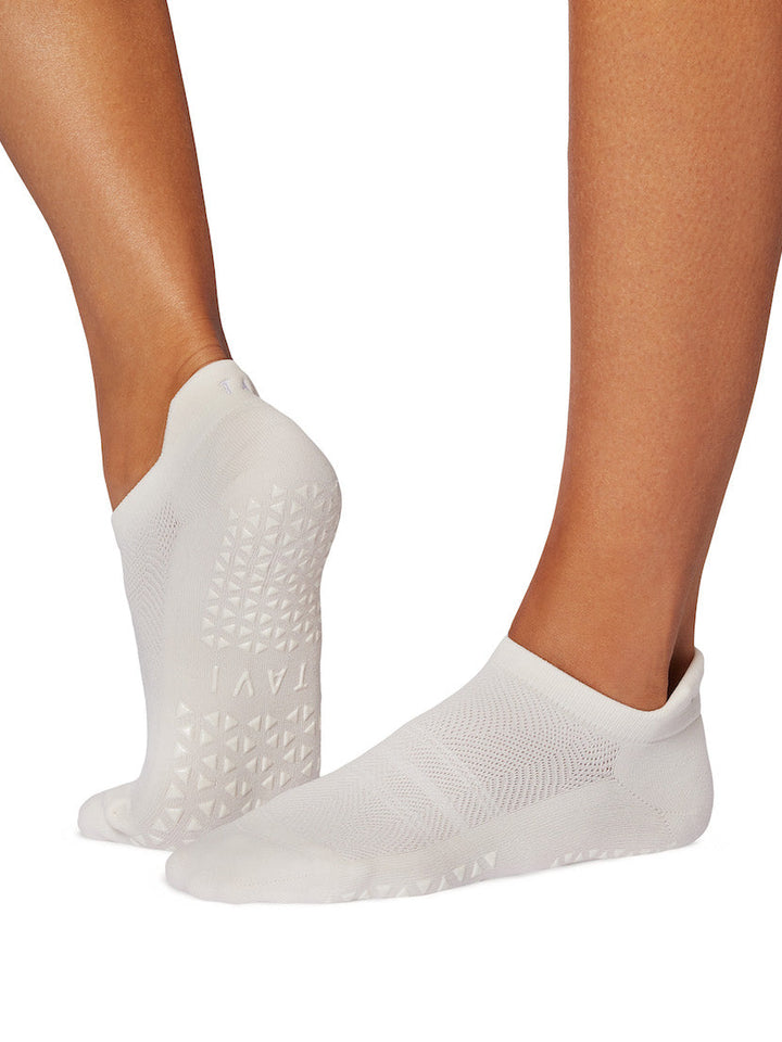 Savvy Tec Grip Socks | Socks > Grip | Tavi – ToeSox | Tavi | Vooray