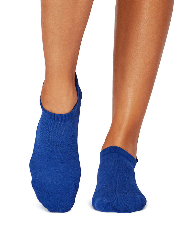 Savvy Tec Grip Socks | Socks > Grip | Tavi – ToeSox | Tavi | Vooray