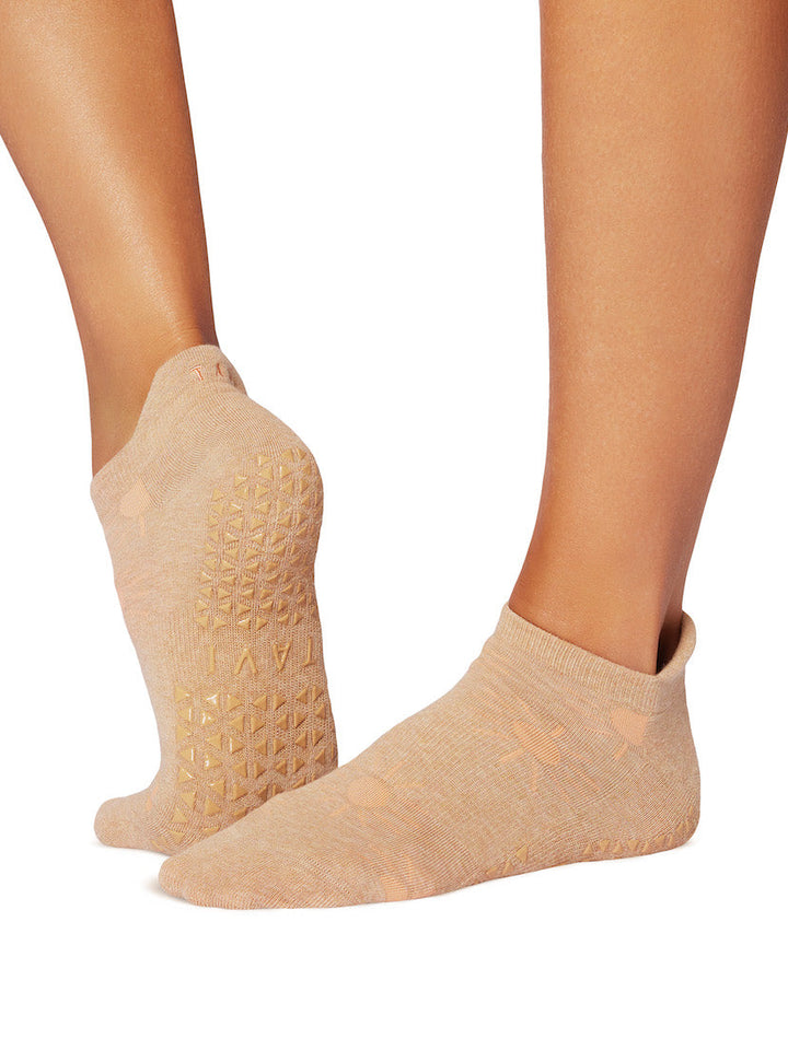 Savvy Grip Socks | Socks > Grip | Tavi – ToeSox | Tavi | Vooray