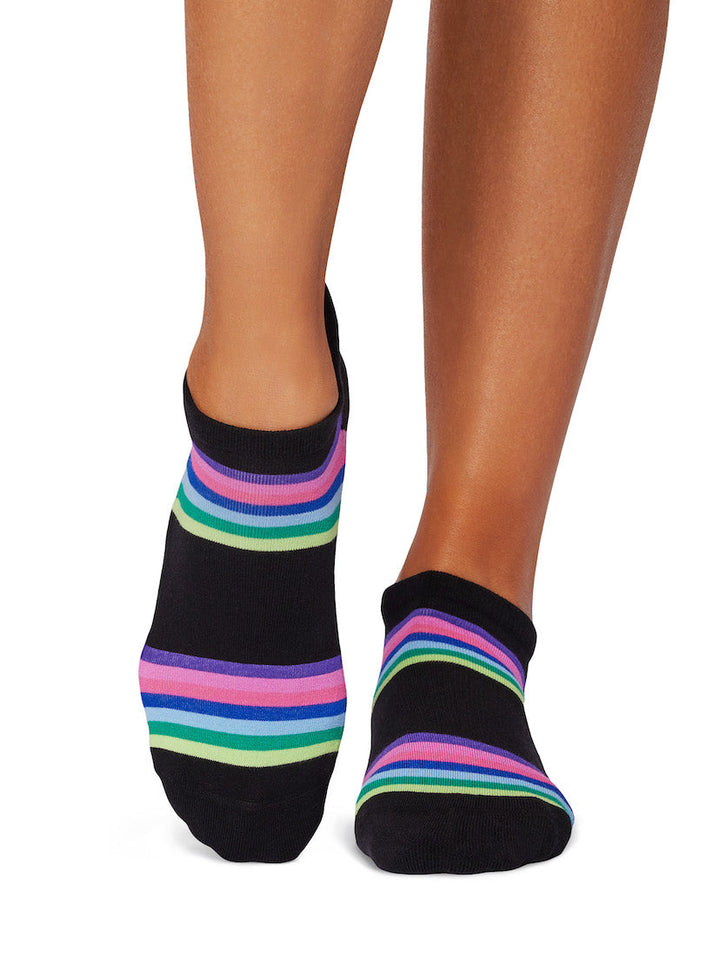 Savvy Grip Socks | Socks > Grip | Tavi – ToeSox | Tavi | Vooray