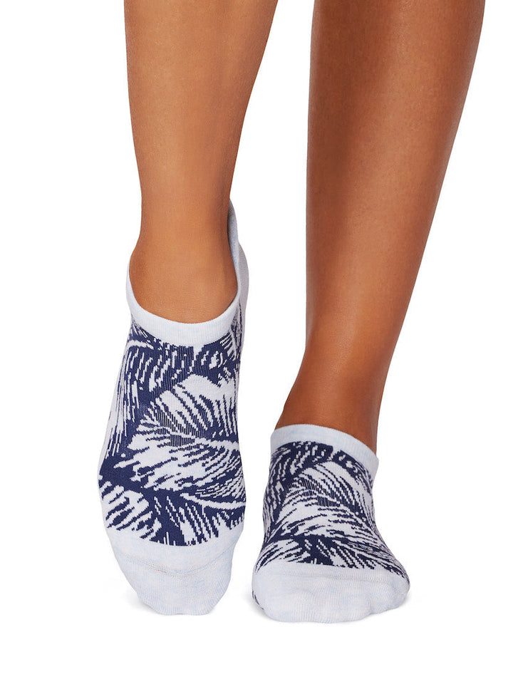 Savvy Grip Socks | Socks > Grip | Tavi – ToeSox | Tavi | Vooray