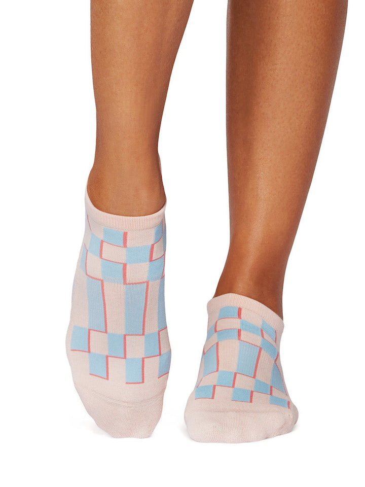 Savvy Grip Socks | Socks > Grip | Tavi – ToeSox | Tavi | Vooray
