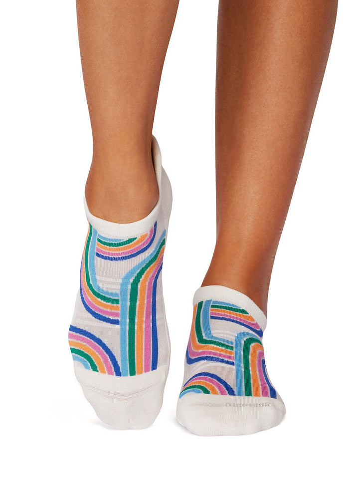 Savvy Grip Socks | Socks > Grip | Tavi – ToeSox | Tavi | Vooray