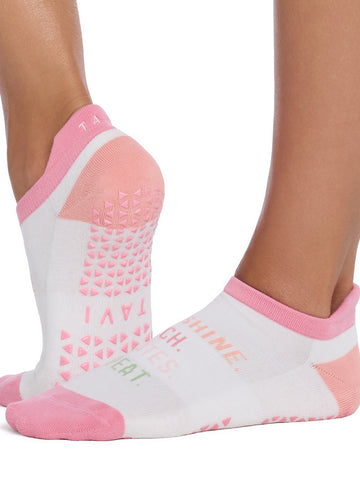Savvy Grip Socks | Socks > Grip | Tavi – Tavi Active