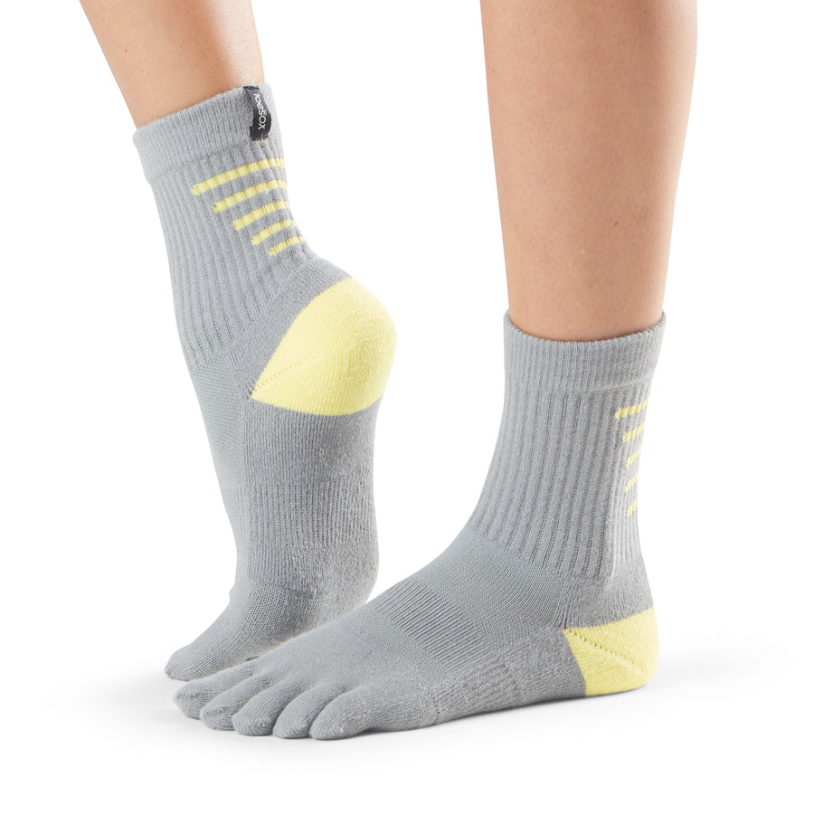 # Sport Perfdry Medium Weight Crew Socks * | Socks > Grip | ToeSox – ToeSox | Tavi | Vooray