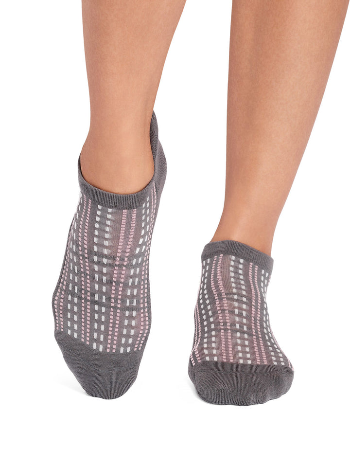Savvy Grip Socks | Socks > Grip | Tavi – Tavi Active