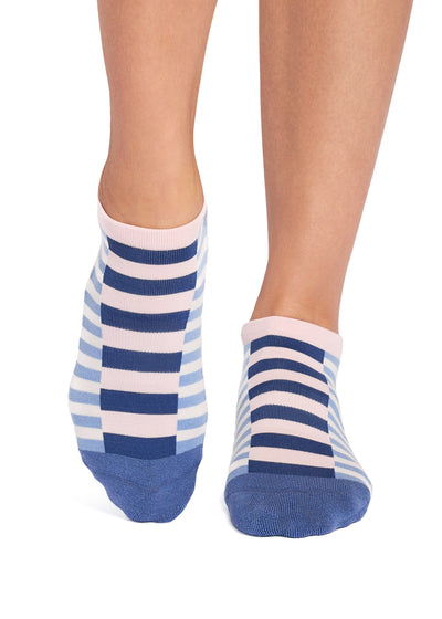 Savvy Grip Socks | Socks > Grip | Tavi – Tavi Active