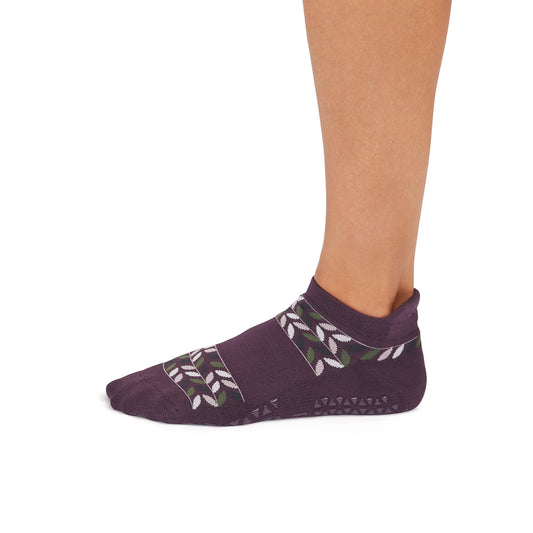 Savvy Grip Socks | Socks > Grip | Tavi – Tavi Active