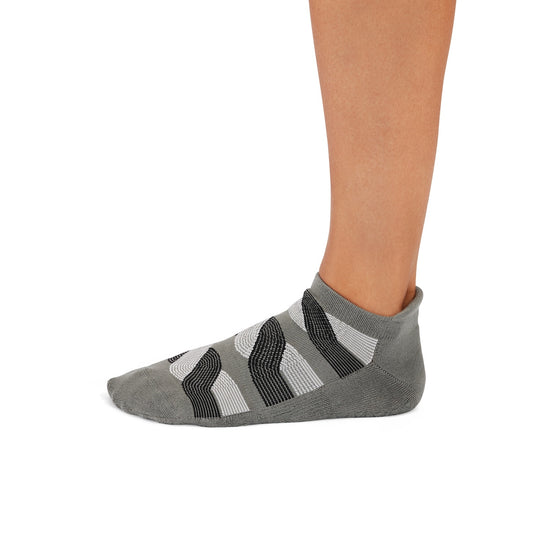 Savvy Grip Socks | Socks > Grip | Tavi – Tavi Active