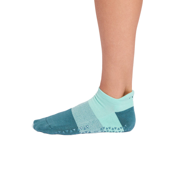 Savvy Grip Socks | Socks > Grip | Tavi – Tavi Active