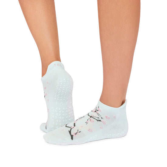Savvy Grip Socks | Socks > Grip | Tavi – Tavi Active