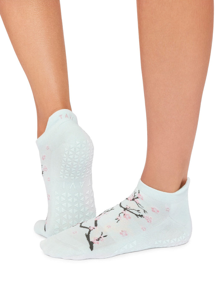 Savvy Grip Socks | Socks > Grip | Tavi – ToeSox | Tavi | Vooray
