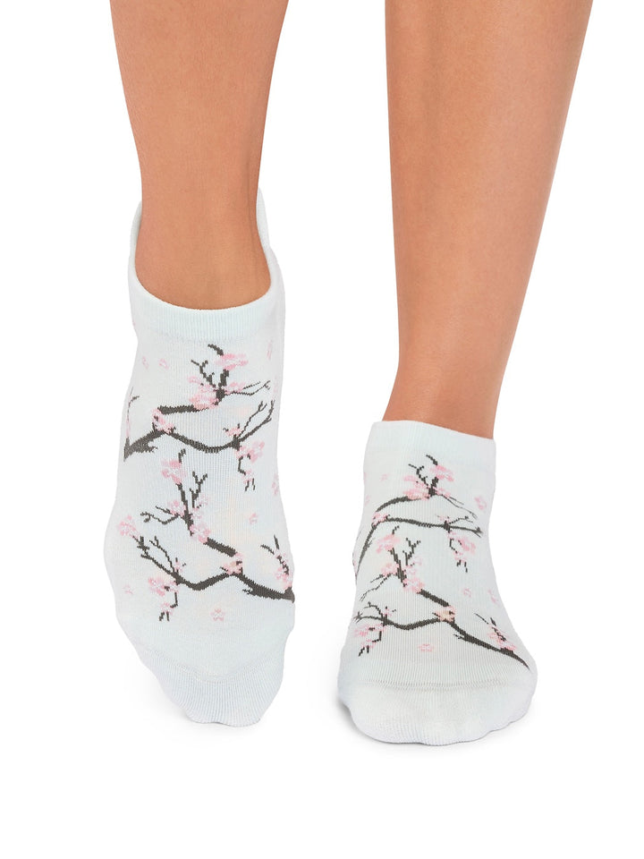 Savvy Grip Socks | Socks > Grip | Tavi – ToeSox | Tavi | Vooray