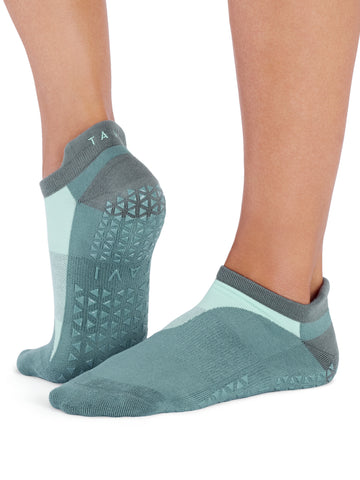 Savvy Grip Socks | Socks > Grip | Tavi – Tavi Active