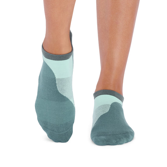 Savvy Grip Socks | Socks > Grip | Tavi – Tavi Active