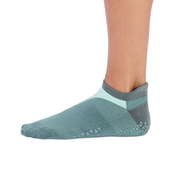 Savvy Grip Socks | Socks > Grip | Tavi – Tavi Active