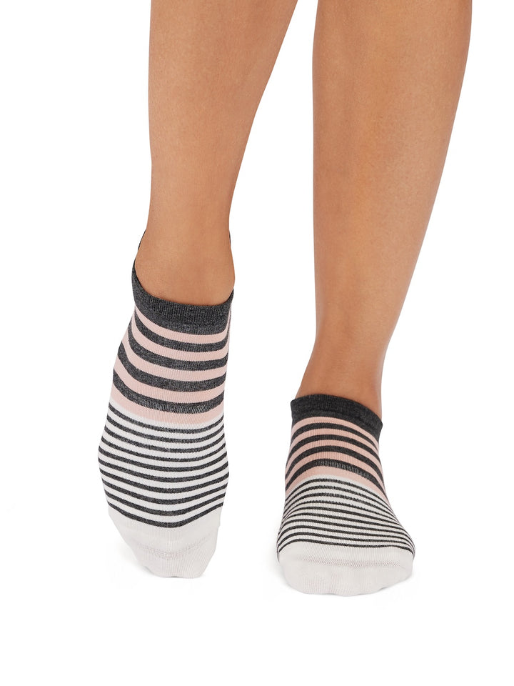 Savvy Grip Socks | Socks > Grip | Tavi – Tavi Active
