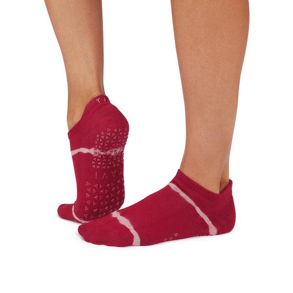 Savvy Grip Socks – Ruby Tie Dye Stripe – Tavi Active