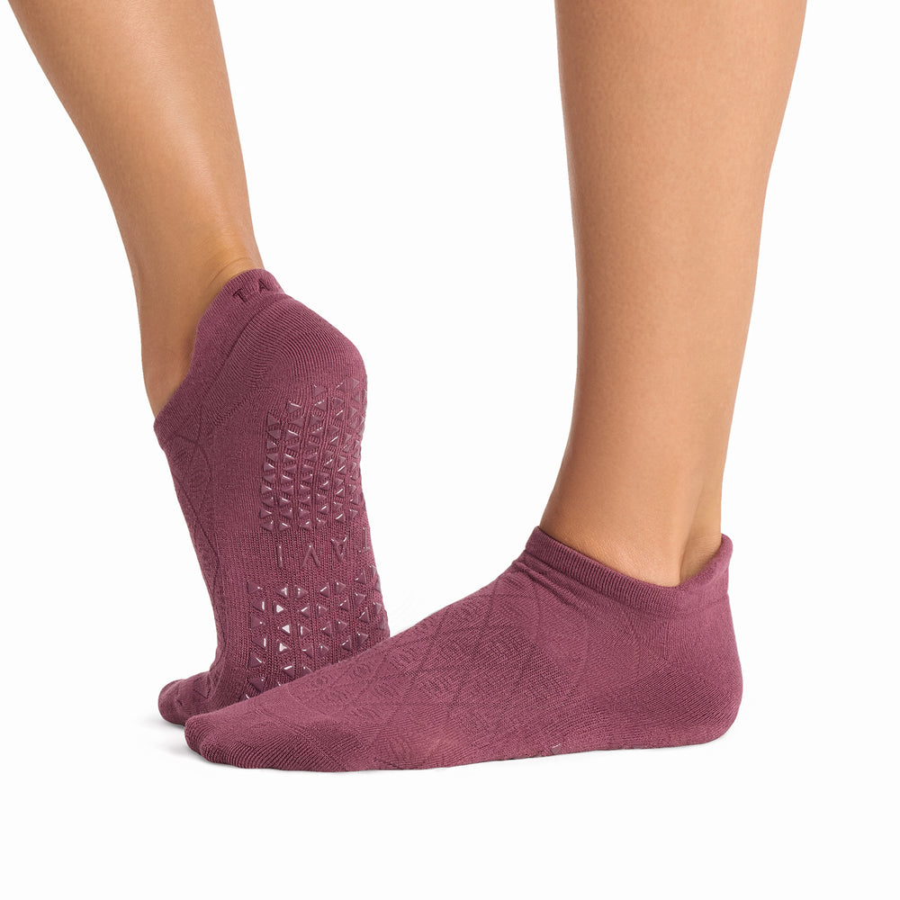 Savvy Grip Socks | Socks > Grip | Tavi – Tavi Active