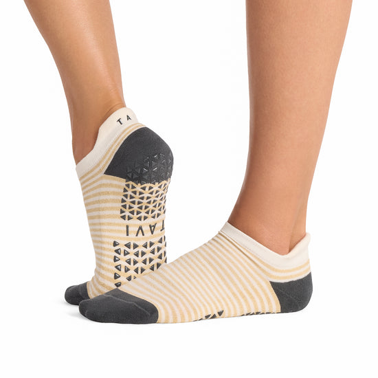 Savvy Grip Socks | Socks > Grip | Tavi – Tavi Active