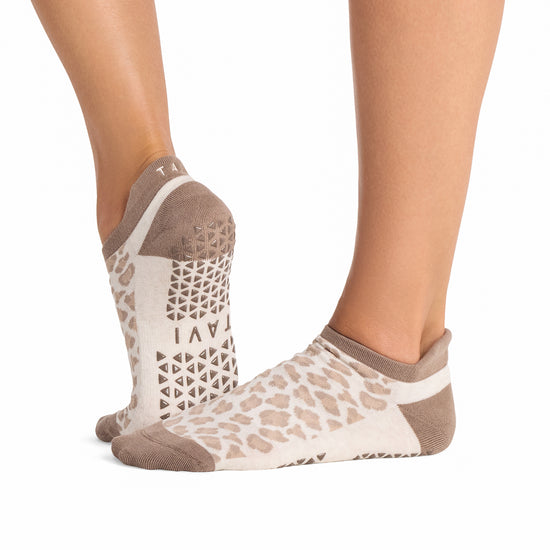 Savvy Grip Socks | Socks > Grip | Tavi – Tavi Active