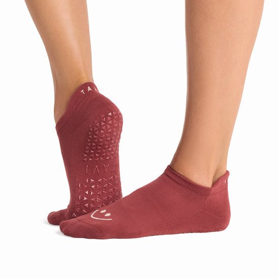 Savvy Grip Socks | Socks > Grip | Tavi – Tavi Active