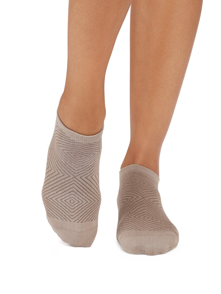Savvy Grip Socks | Socks > Grip | Tavi – Tavi Active