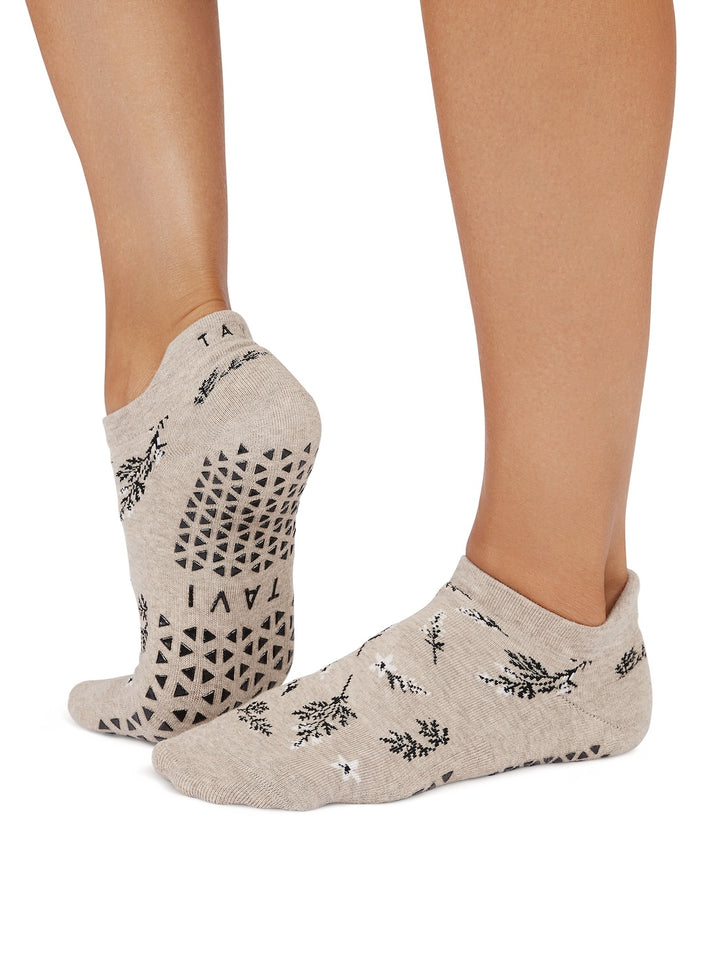 Savvy Grip Socks | Socks > Grip | Tavi – Tavi Active