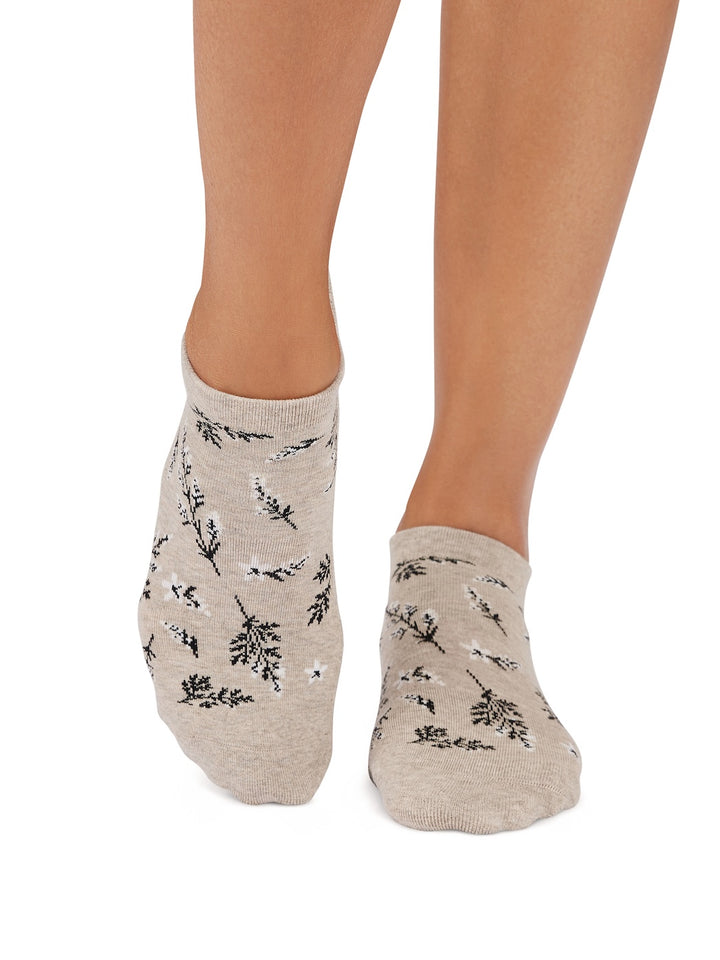 Savvy Grip Socks | Socks > Grip | Tavi – Tavi Active