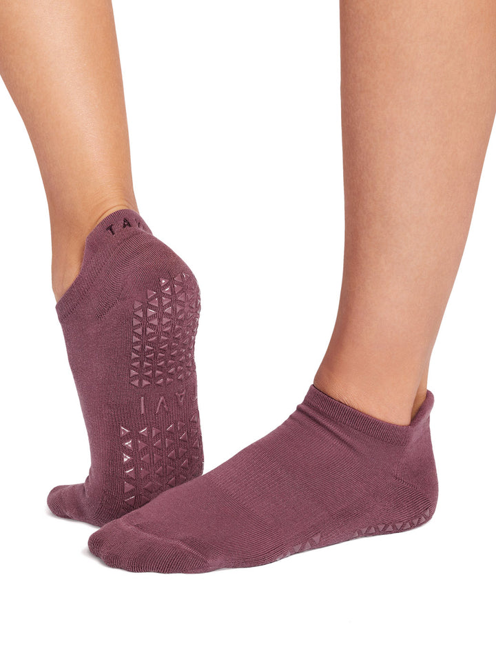 Savvy Grip Socks | Socks > Grip | Tavi – Tavi Active