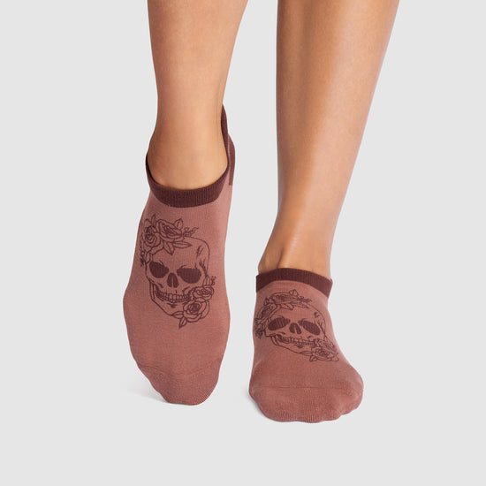 Savvy Grip Socks | Socks > Grip | Tavi – Tavi Active