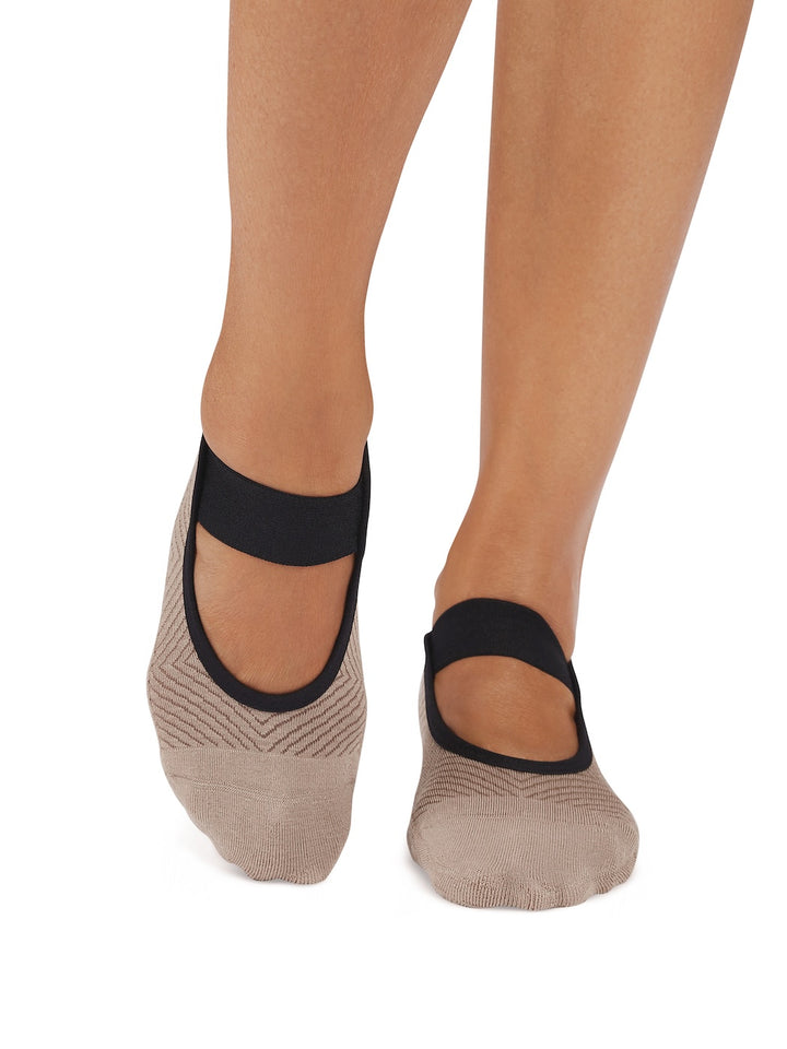 Lola Grip Socks | Socks > Grip | Tavi – Tavi Active