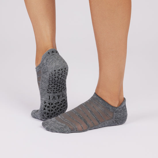 Savvy Breeze Grip Socks | Socks > Grip | Tavi – Tavi Active