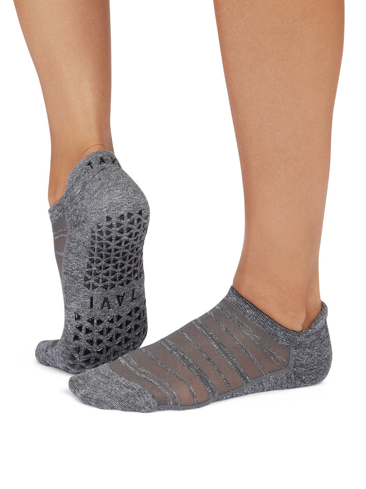 Savvy Breeze Grip Socks | Socks > Grip | Tavi – Tavi Active