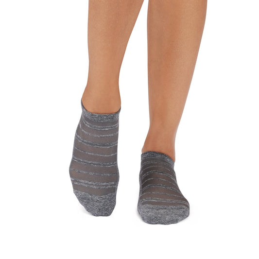 Savvy Breeze Grip Socks | Socks > Grip | Tavi – Tavi Active