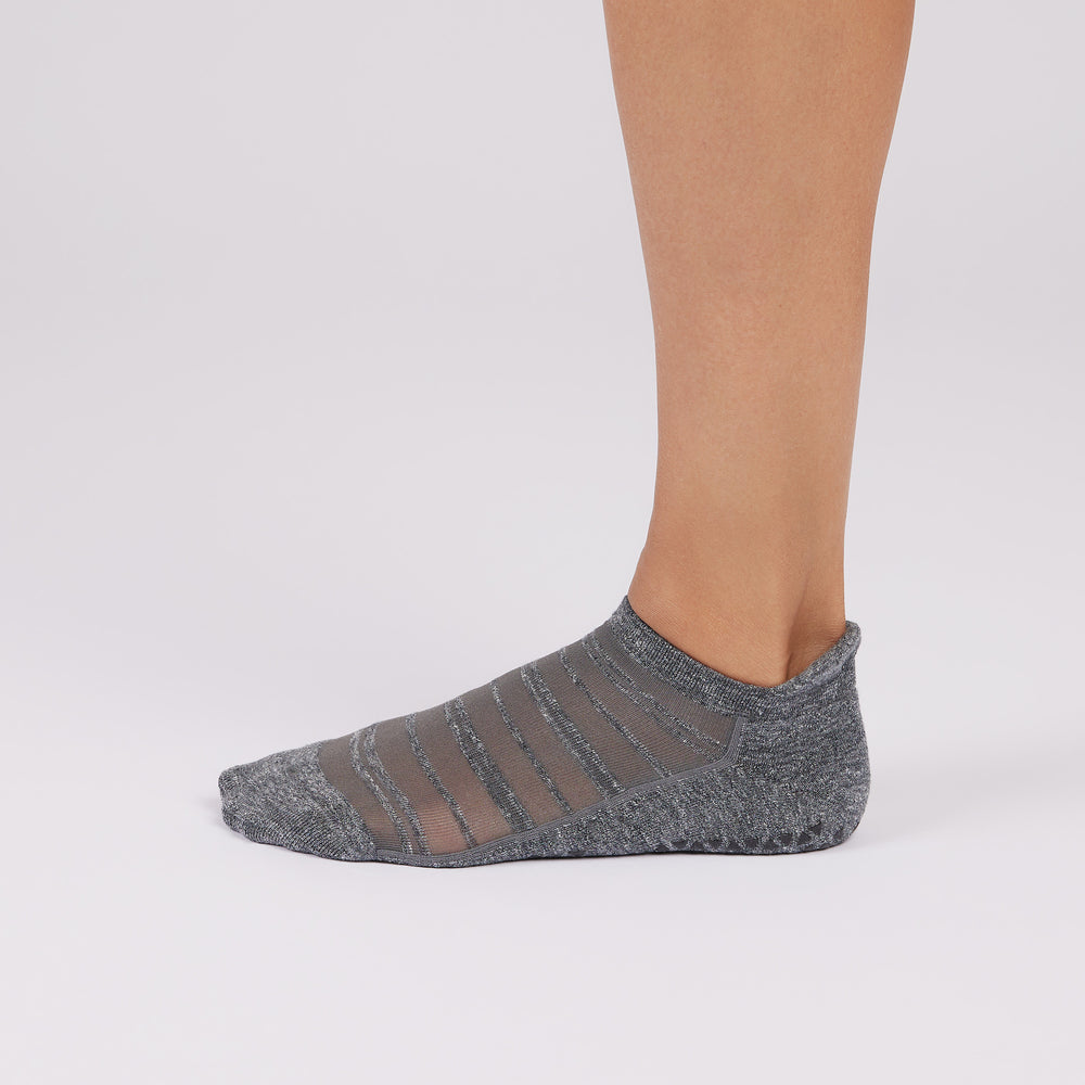 Savvy Breeze Grip Socks | Socks > Grip | Tavi – Tavi Active