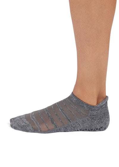 Savvy Breeze Grip Socks | Socks > Grip | Tavi – Tavi Active