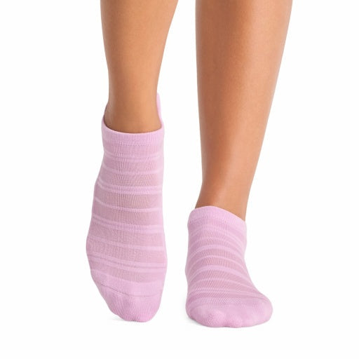 Savvy Breeze Grip Socks | Socks > Grip | Tavi – Tavi Active