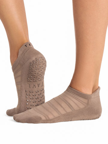 Savvy Breeze Grip Socks | Socks > Grip | Tavi – Tavi Active